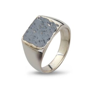 Cushion Hammered Sterling Sølv Ring fra By Birdie