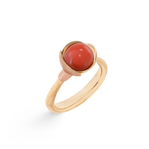 Ole Lynggaard Ring Lotus str. 1 - 18 karat rødguld - blade rosaguld rød koral cabochon (corallium rubrum)